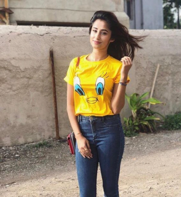 High Rise Jeans+Unisex Tshirt